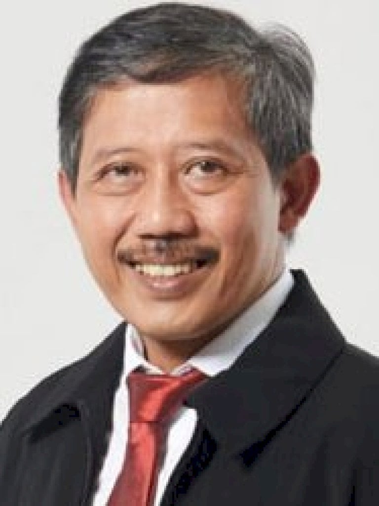 Dr Dayan Hakim NS